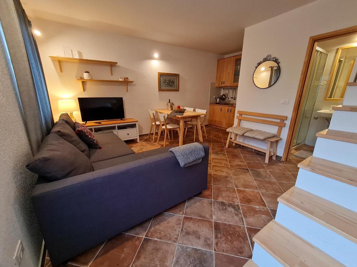 Apartment Sweet House And