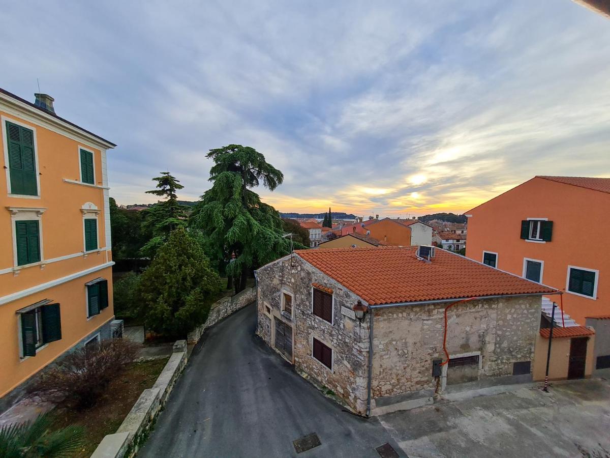 Apartment Sweet House And